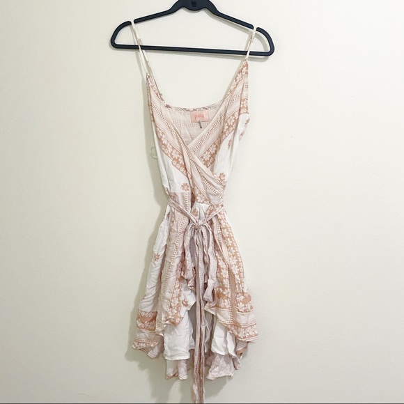 Princess Polly Dresses & Skirts - Princess Polly floral printed wrap dress